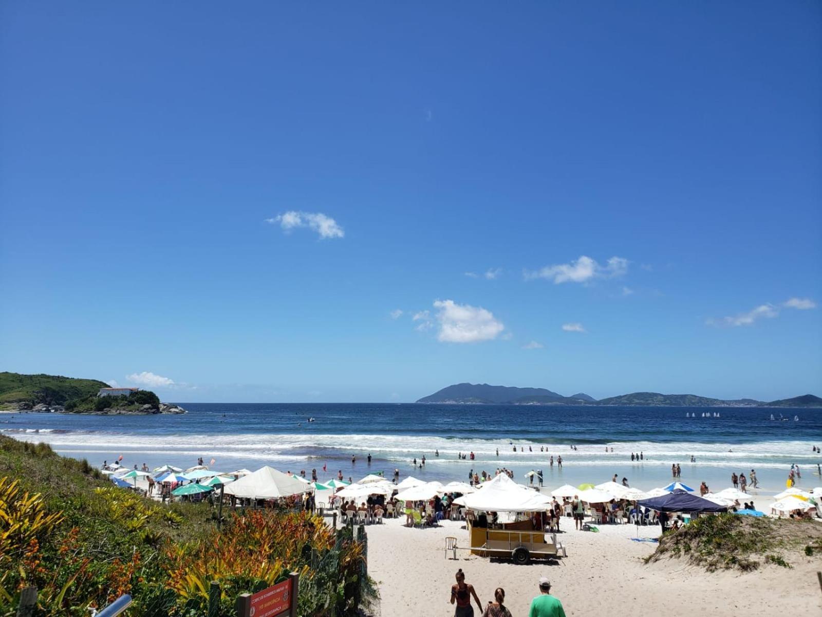 Localizacao Imbativel! A 98M Da Praia Do Forte Com Conforto, Ar-Condicionado E Estacionamento! Cabo Frio Extérieur photo